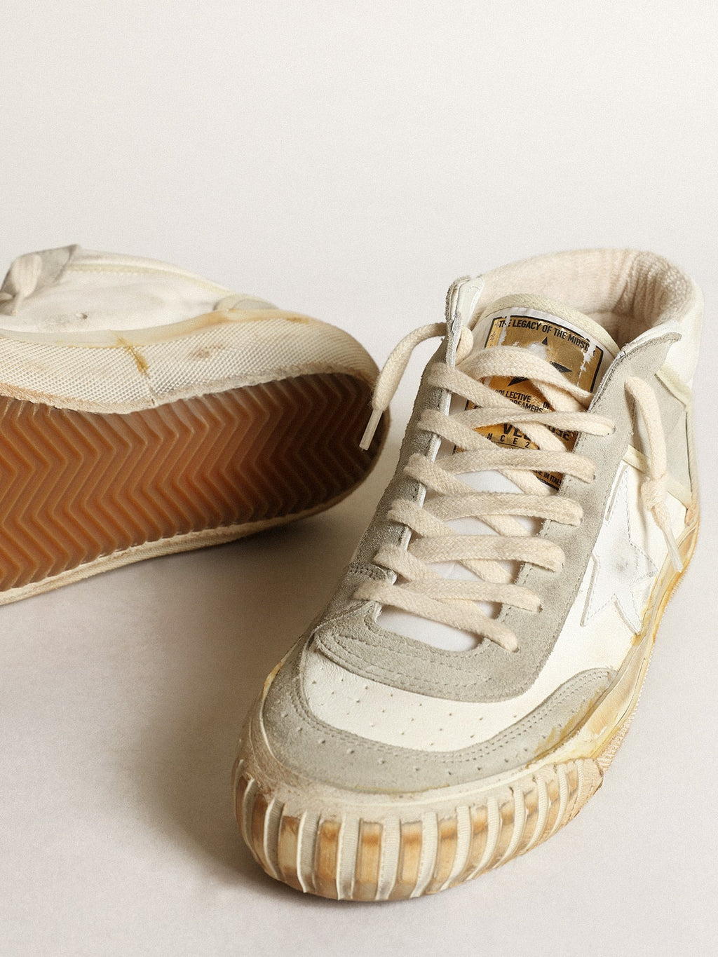 Sneakers Mid Star da donna con inserti in suede grigio ghiaccio e stella in pelle bianca